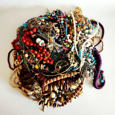 Sale Photo Thumbnail #310: Assorted Costume Necklaces
