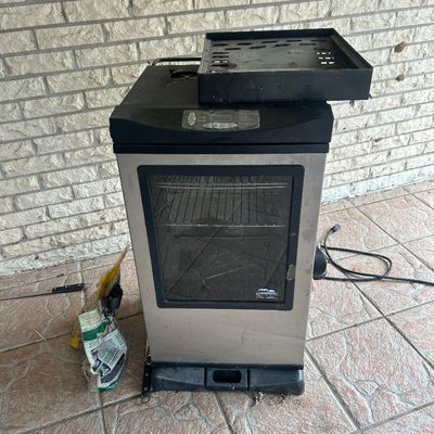 Sale Photo Thumbnail #153: Electric smoker