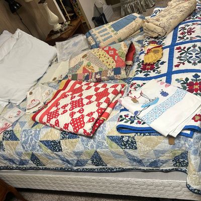 Sale Photo Thumbnail #67: Quilts