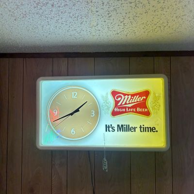 Sale Photo Thumbnail #14: Miller beer clock