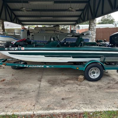 Sale Photo Thumbnail #292: Bass boat