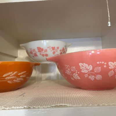 Sale Photo Thumbnail #3: Gooseberry Pyrex 