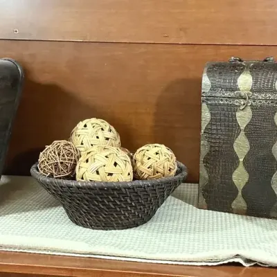 Four Piece Decorative Accent Pieces 