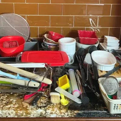 Kitchenware, Bakeware & Tabletop Lot