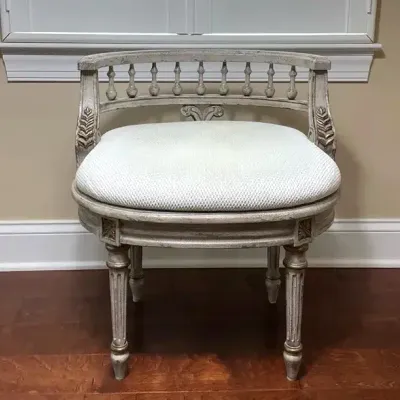 Decorative Upholstered Vanity Stool