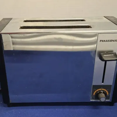 Vintage Panasonic 2-slice Automatic Toaster - 1970s, Chrome, Black