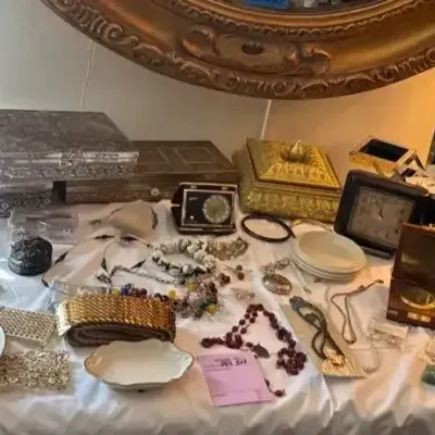 Costume, Jewelry, And Travel Alarm Clocks