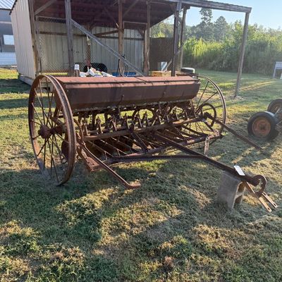 Sale Photo Thumbnail #13: Featured heavy equipment, tractors, machinery and additional equipment from the T.J. Bruck Estate Online Auction in Perryville, Arkansas. Take a look at the auction catalog for complete lot details, additional photos and bidding information.