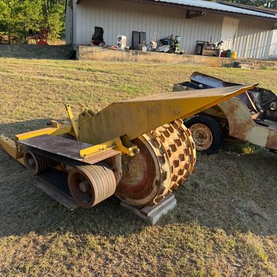 Sale Photo Thumbnail #30: Featured heavy equipment, tractors, machinery and additional equipment from the T.J. Bruck Estate Online Auction in Perryville, Arkansas. Take a look at the auction catalog for complete lot details, additional photos and bidding information.