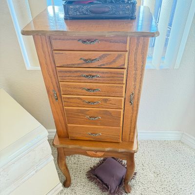 Sale Photo Thumbnail #326