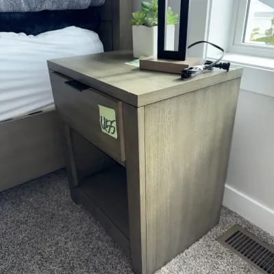 Sale Photo Thumbnail #275: Measures approximately 15" deep, 20" wide, 24" tall