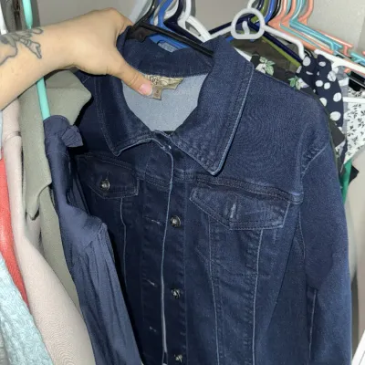 Sale Photo Thumbnail #165: See photos, seems to be mostly women's