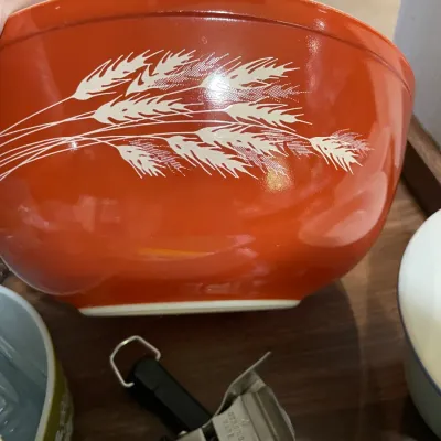 Sale Photo Thumbnail #136: Vintage Pyrex "Autumn Harvest" bowl