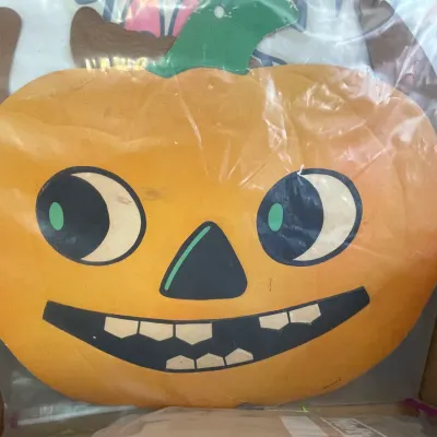 Sale Photo Thumbnail #27: Vintage H.E. Luhre Halloween paper wall decor