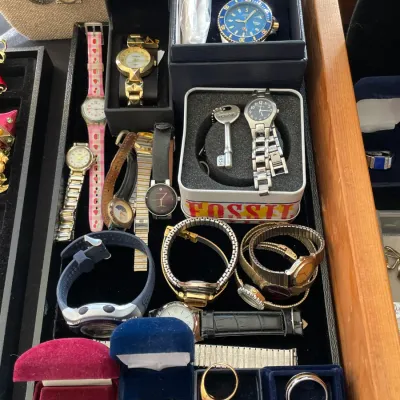 Sale Photo Thumbnail #210: Watches