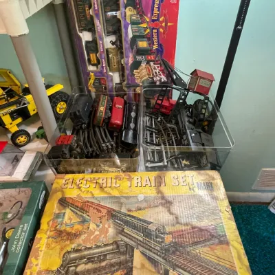 Sale Photo Thumbnail #46: Antique/vintage metal and plastic toy trains with tracks