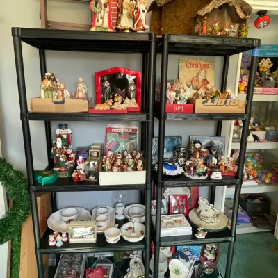 Sale Photo Thumbnail #20: Creches, Nativity sets and Christmas dishware