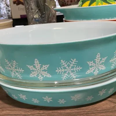 Sale Photo Thumbnail #135: Vintage Pyrex "Snowflake" casserole dishes