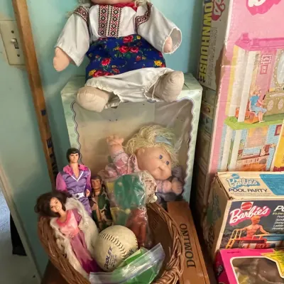 Sale Photo Thumbnail #37: Cabbage Patch dolls
