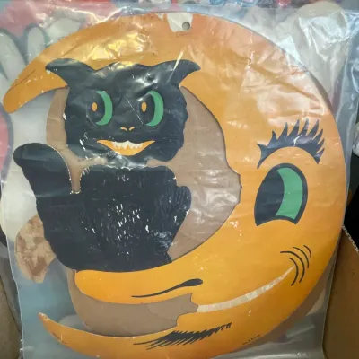 Sale Photo Thumbnail #28: Vintage H.E. Luhre Halloween paper wall decor