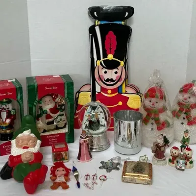 Assortment of Christmas Decor 