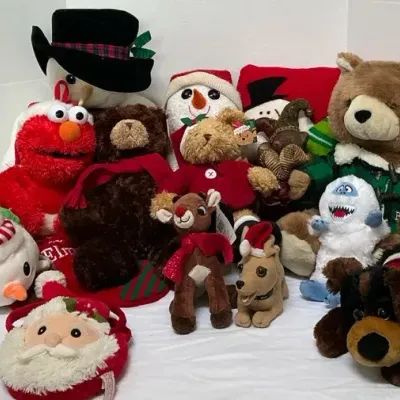 Holiday Stuffed Animal Plushies 