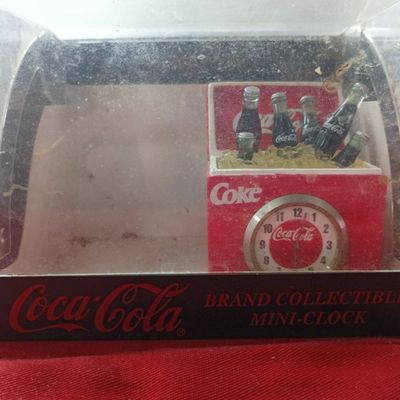 Sale Photo Thumbnail #45: Coca-Cola Brand Collectible Mini-Clock Diorama Cooler 1999