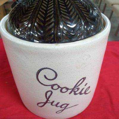Sale Photo Thumbnail #14: Monmouth Pottery Illinois USA Stoneware Cookie Jug with Bark Effect Lid
