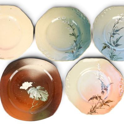 Sale Photo Thumbnail #292: Six Rookwood Art Pottery Plates