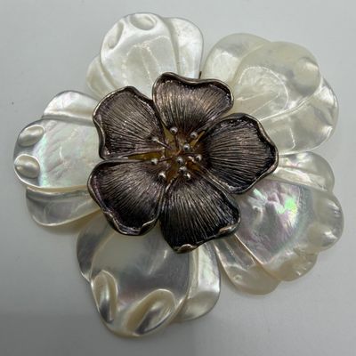 Sale Photo Thumbnail #466: Mother of Pearl Sterling Silver Flower Brooch Pendant MOP