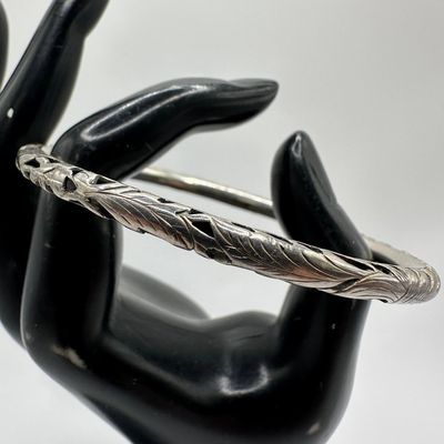 Intricate Engraved Leaf Vine Scroll Openwork Silver Bangle Bracelet M24