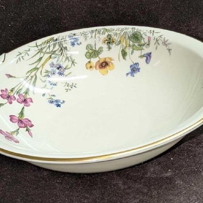 Sale Photo Thumbnail #229: K&A Krautheim Selb Bavaria Serving Bowl With Handles