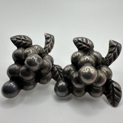 Sale Photo Thumbnail #131: Mexico Grape Cluster Silver Screw Back Earrings Unmarked M33
