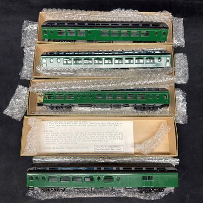 Sale Photo Thumbnail #376: Four Roundhouse Pullman Palace Cars HO Scale Passenger Cars Green