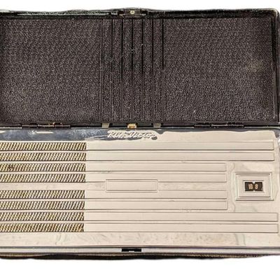 Sale Photo Thumbnail #259: Vintage 1940s RCA Victor Portable BP-10 Portable Tube Radio