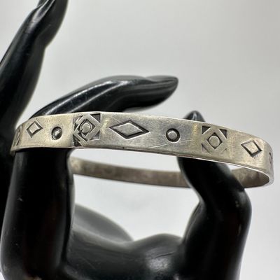 Geometric Tribal Patterns Silver Bangle Bracelet M71