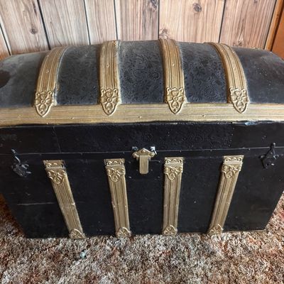Sale Photo Thumbnail #223: Antique Victorian Dome Top Steamer Trunk with Interior Tray