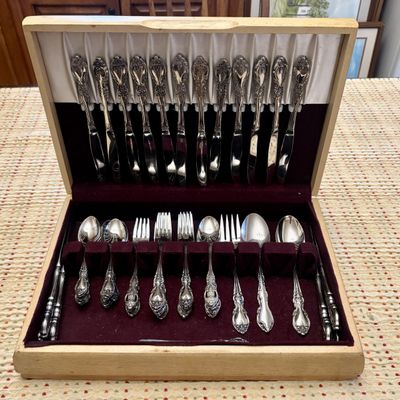 Sale Photo Thumbnail #646: Oneida Coronation Pattern Stainless Steel Flatware Service for Twelve in Wooden Case