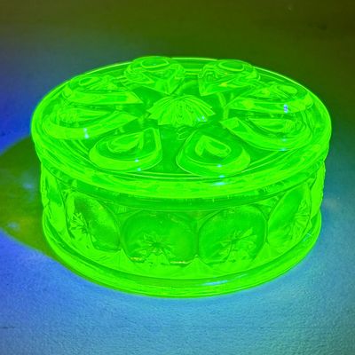 Sale Photo Thumbnail #758: L.E. Smith Moon and Star Pattern Vaseline Glass Powder Jar