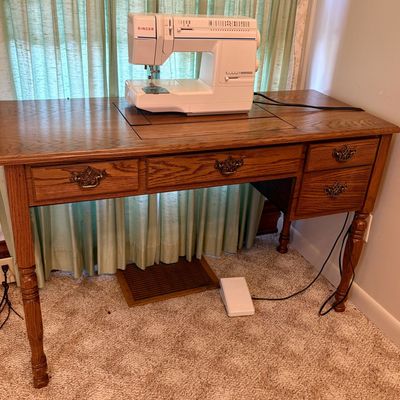 Sale Photo Thumbnail #577: Singer Model 9217 Sewing Machine in Oak Veneer Cabinet with Accessories