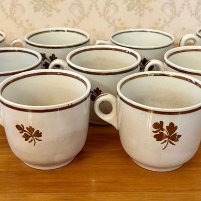 Sale Photo Thumbnail #603: A Set of Ten Tea Leaf Pattern Ironstone Cups