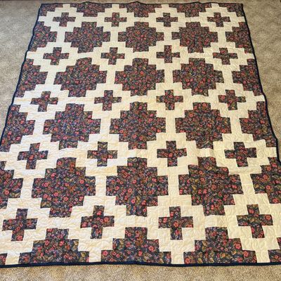 Sale Photo Thumbnail #509: Contemporary Floral and Cream Cotton Plus Pattern Quilt