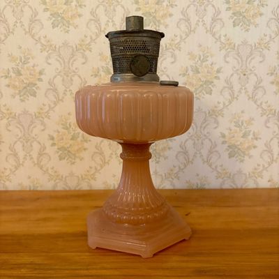 Sale Photo Thumbnail #622: Aladdin Pink Alacite Glass Washington Drape Kerosene Mantle Table Lamp