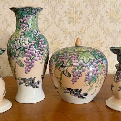 A Set of Macau Hand Decorated Porcelain Tableware with Bird and Grape Motif