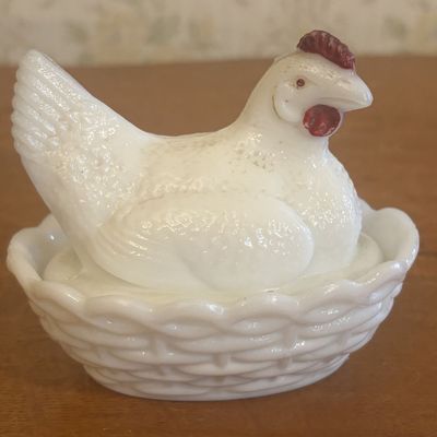 Sale Photo Thumbnail #146: Miniature Opaque White Milk Glass Hen on Nest Covered Dish