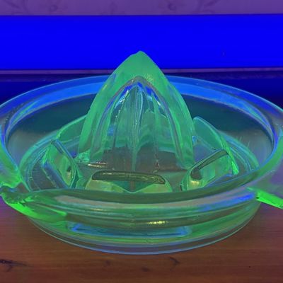 Sale Photo Thumbnail #482: American Green Uranium Glass Citrus Reamer