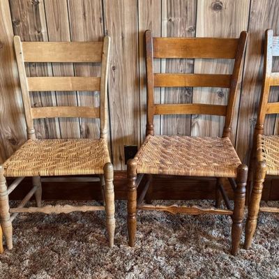 Sale Photo Thumbnail #205: A Set of Four Early 20th Century American Country Style Ladder Back Side Chairs
