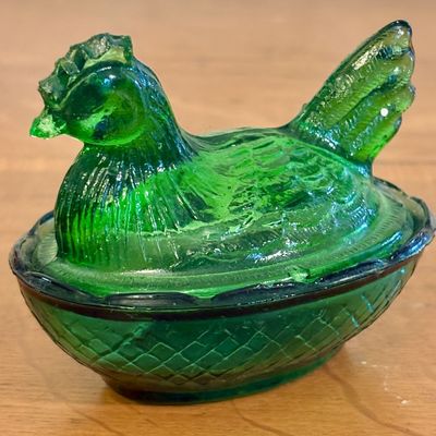 Miniature Pressed Emerald Green Glass Hen on Nest Covered Dish