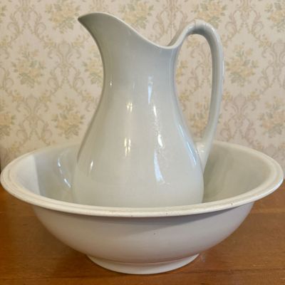 Alfred Meakin England White Ironstone Pitcher and Basin Set
