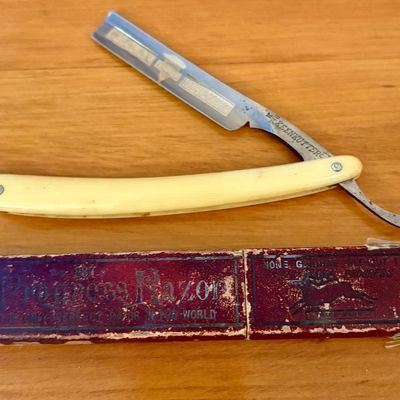Sale Photo Thumbnail #345: Simmons Hardware Co. Keen Kutter K746 Hollow Ground Straight Razor with Progress Razor Box